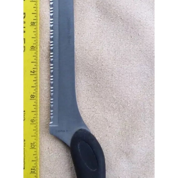 Set of 2/ knives MIRACLE BLADE III Stainless Serrated
Bread/Carving Knife T20 - Picture 6 of 7